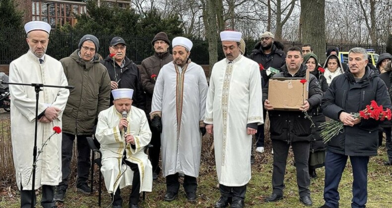 İsveç’te provokasyonun olduğu yerde Kur’an-ı Kerim okundu