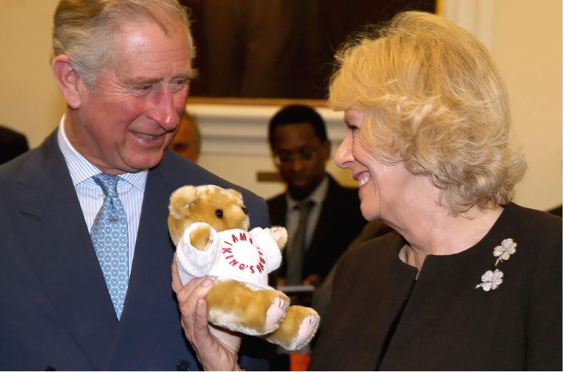 Kral Charles’ın her yere götürdüğü ayısının sırrı