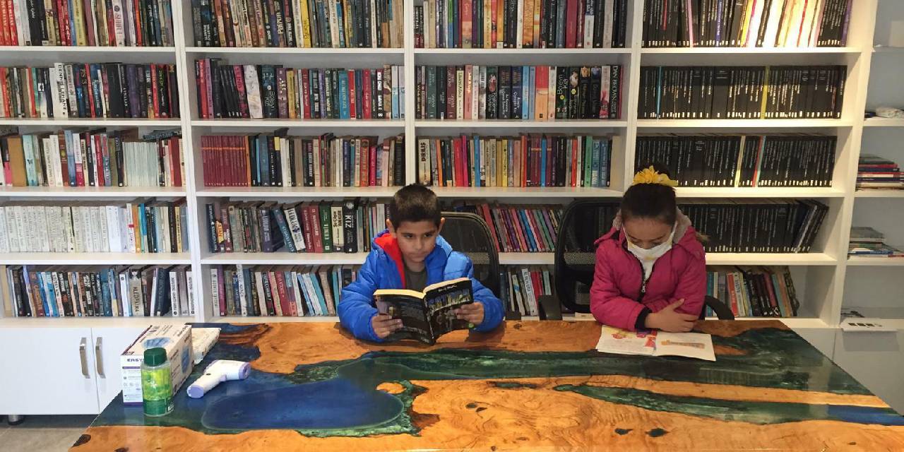 Metruk bina 25 bin kitaplık kütüphane oldu