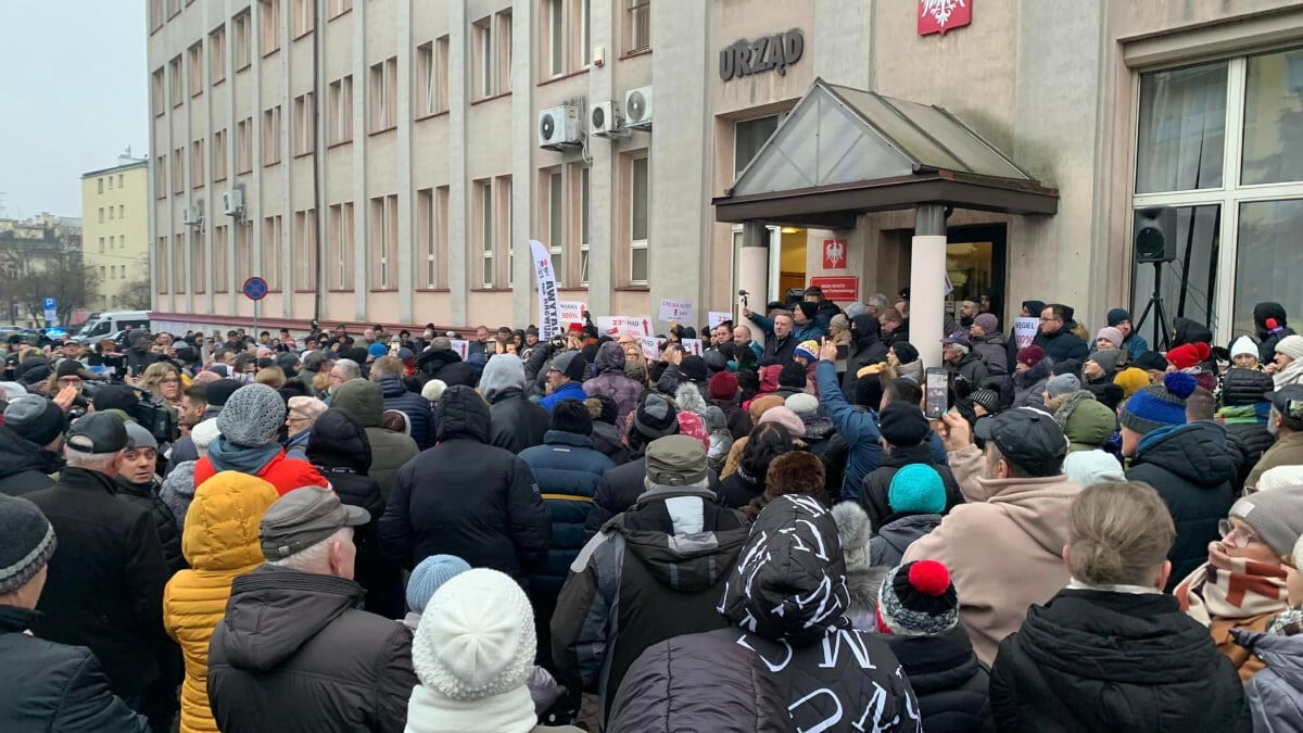Polonya’da halk, artan enerji fiyatlarını protesto etti