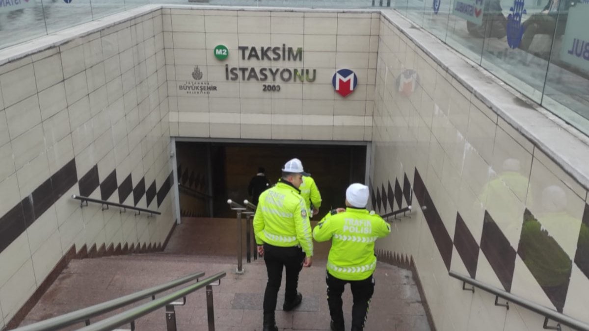 Sarhoş yolcu, Taksim metrosunda raylara düştü