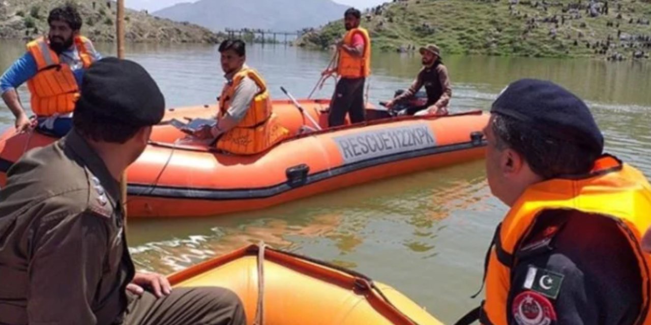 Tekne alabora oldu: 11 çocuk öldü