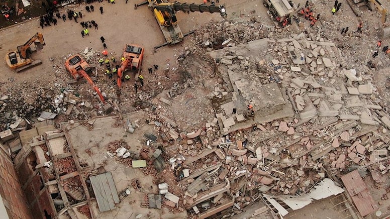 AKP’li iş adamının otelinin enkazından çıkarılan ölü sayısı 60’ı aştı