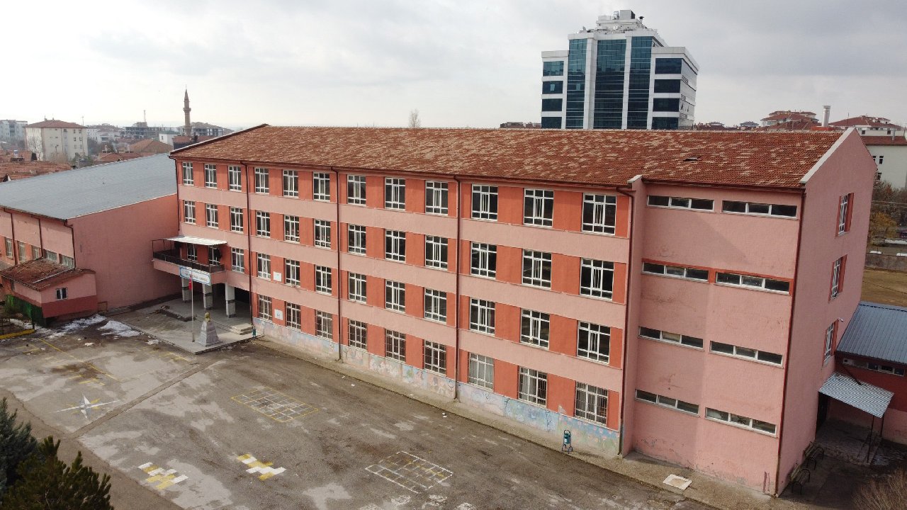 Aksaray’da 3 okula ‘deprem riski’ tahliyesi