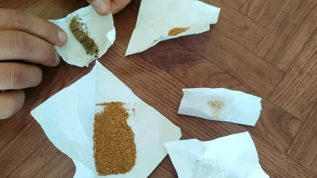 Aydın’da otobüste yolculuk ederken jandarmaya takıldılar