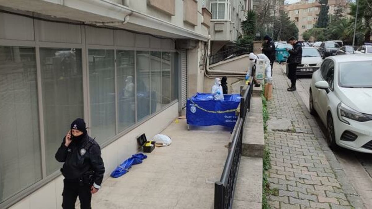 Bahçelievler’de bebeğini 4’üncü katın penceresinden attı