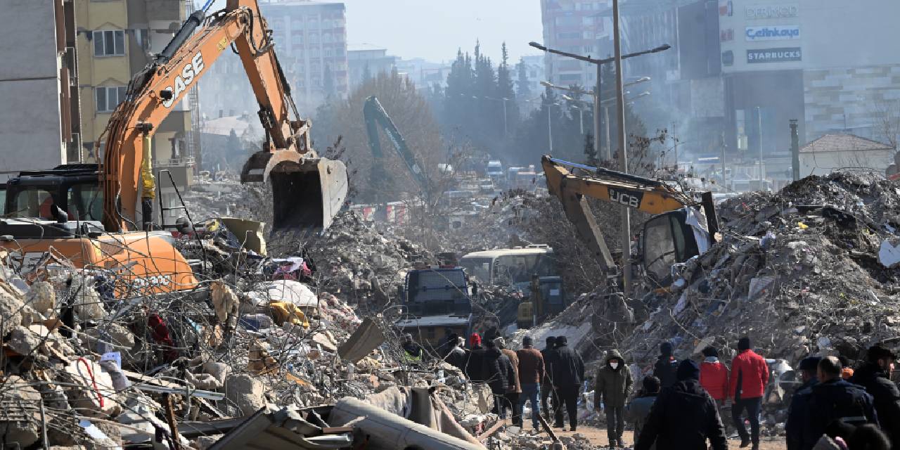 Bazı GSM operatörleri, afet bölgesinde bir ay tüm görüşmeleri ücretsiz sağlayacak