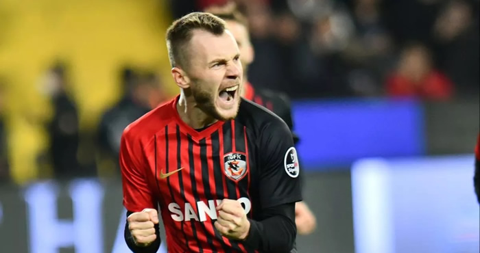 Beşiktaş Alexandru Maxim’i resmen açıkladı