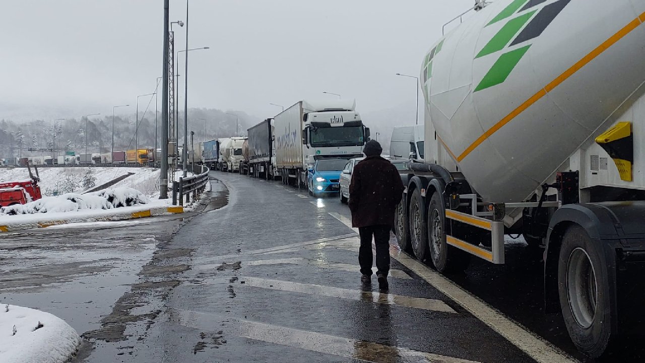 Bolu Dağı Tüneli’nde zincirleme kaza: 1 ölü, 4 yaralı