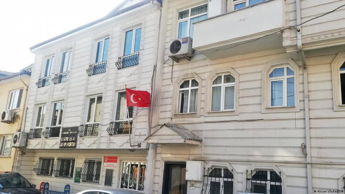 Çocuklar tarikat kontrolüne mi teslim edildi?