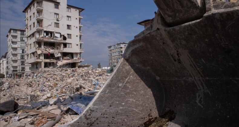 Deprem bölgesindeki eğitimciler ek ders ücretinden yararlandırılacak