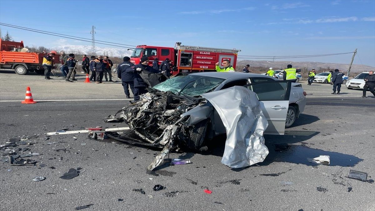 Elazığ’da trafik kazasında 1 kişi öldü, 4 kişi yaralandı