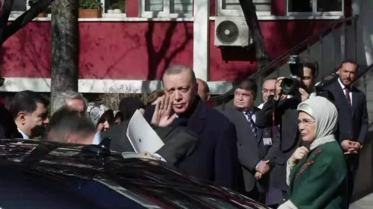 Enkazdan 248 saat sonra kurtulmuştu! Cumhurbaşkanı Erdoğan mucize kız Aleyna’yı hastanede ziyaret etti