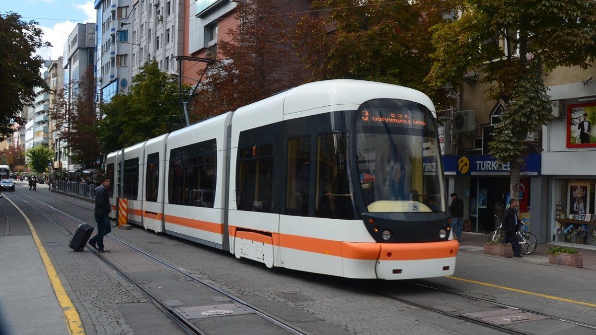 Eskişehir’de tramvayın çarptığı kadın öldü