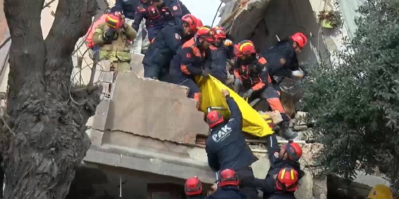 Eşya aldıkları hasarlı bina depremde yıkıldı: 3 ölü
