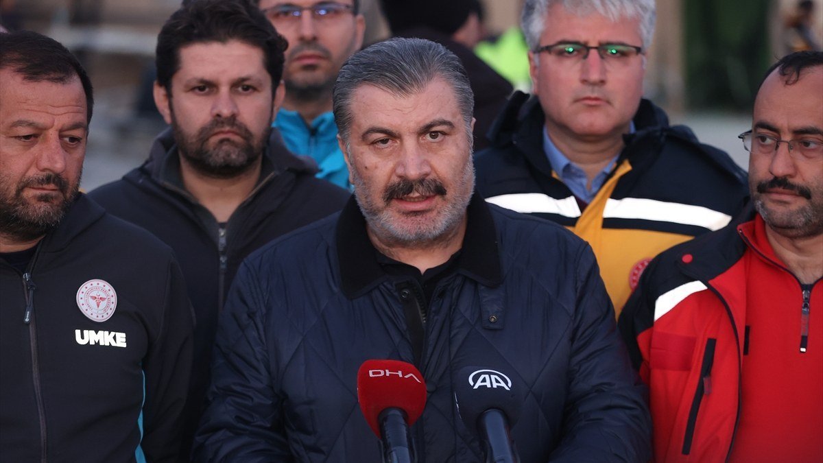 Fahrettin Koca’dan deprem bölgesindeki çalışmalara ilişkin açıklama