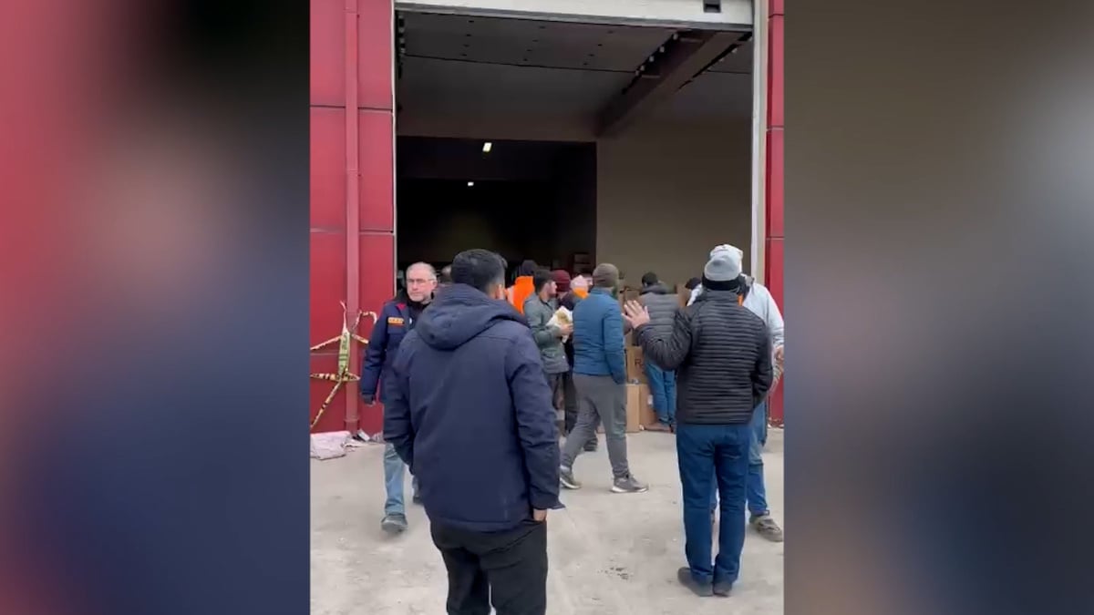 Gaziantep’e gönderilen yardımlar organize edilerek vatandaşlara ulaştırılıyor