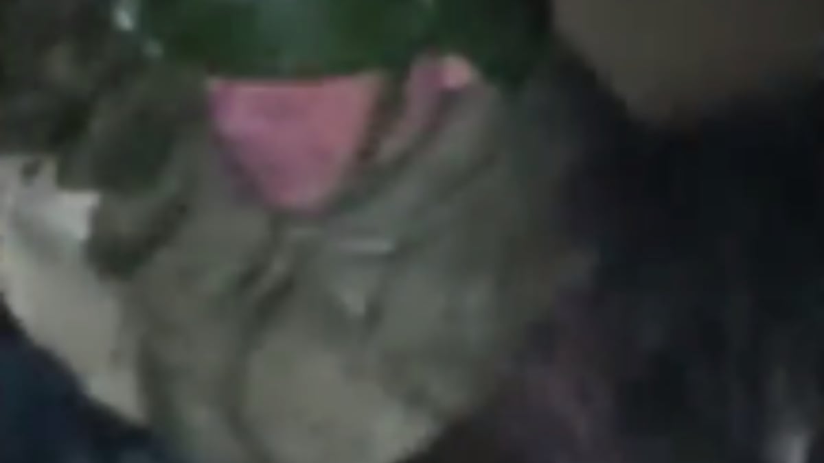 Gaziantep’te Mehmetçik, enkazdaki çocuğu kurtardı: Annemi de kurtarın