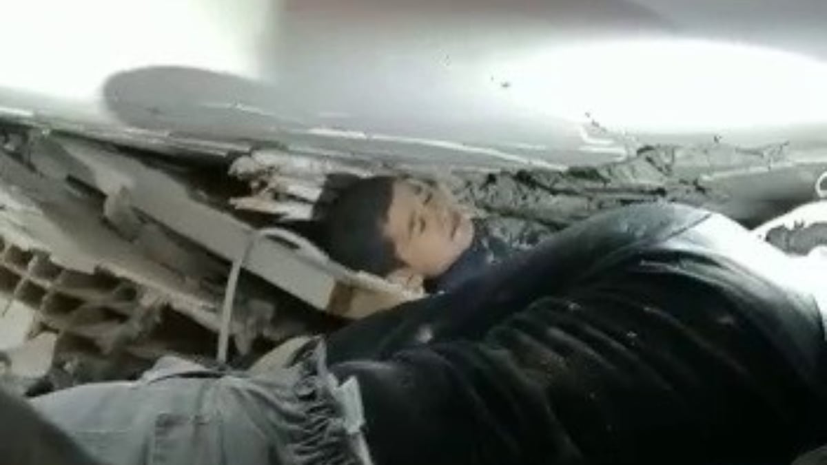 Hatay’da 9 yaşındaki çocuk, 72 saat sonra enkazdan kurtarıldı