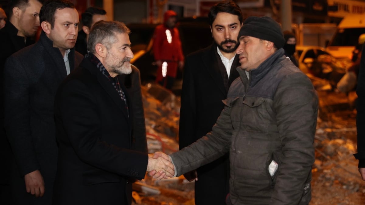 Hazire ve Maliye Bakanı Nureddin Nebati: Arama-kurtarma çalışmaları umudumuzu yitirmeden devam ediyor