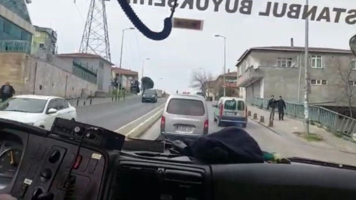 İstanbul’da itfaiyeye yol vermeyen sürücü
