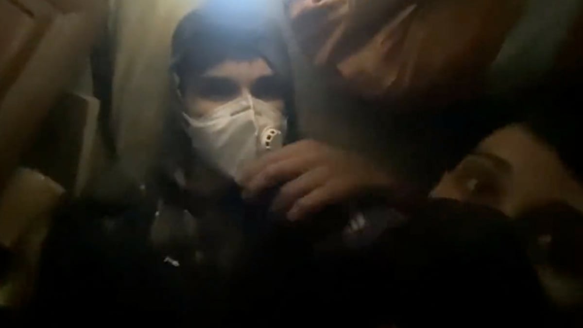 Jandarma, Kahramanmaraş’ta kurtarılan abi ve kardeşin görüntülerini paylaştı