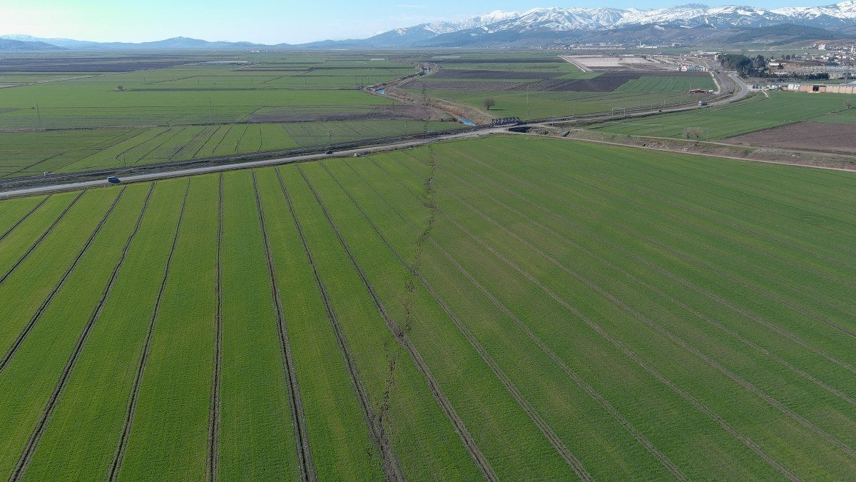 Kahramanmaraş’ta oluşan fay kırıklarının havadan görünümü