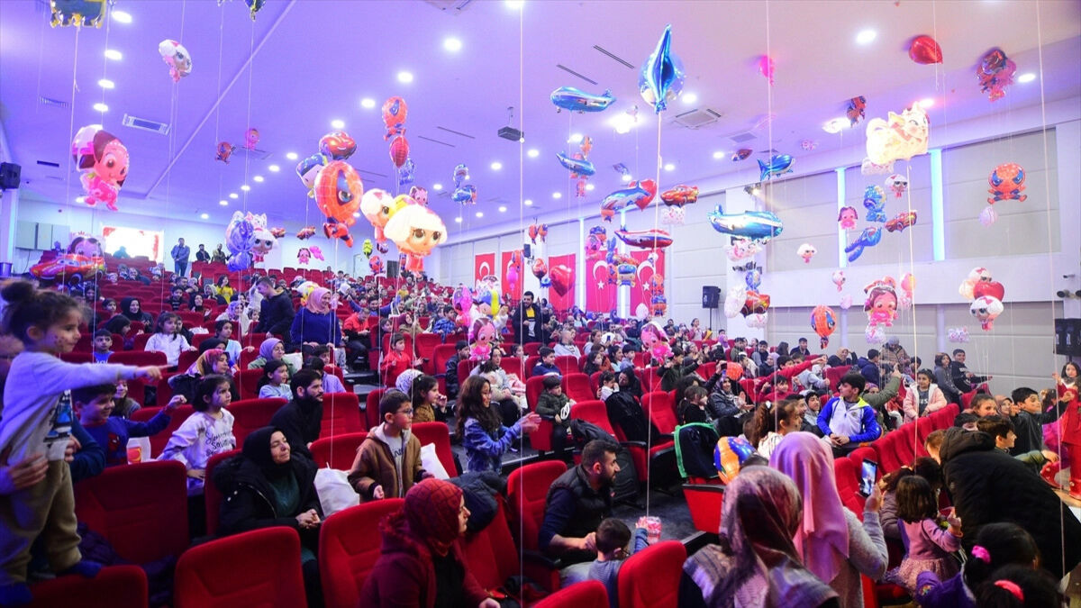 Kastamonu’da depremzede çocuklar için eğlence programı düzenlendi