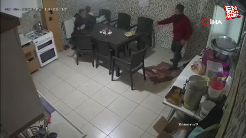 Kayseri’de namaz kılarken depreme yakalandı