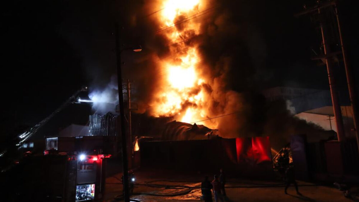 Kocaeli’de geri dönüşüm fabrikasında yangın