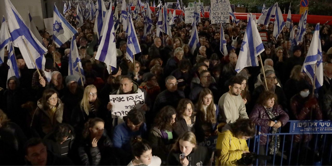 Netanyahu hükümetine karşı yüz binler sokakta