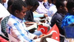 Somali’de depremzeler adına dua edilip yardım toplandı