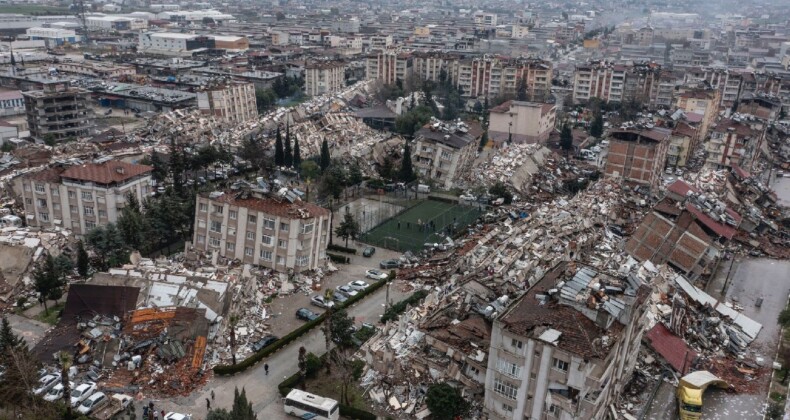 Yandaş müteahhitlere gün doğdu, deprem ihaleleri de onlara kaldı