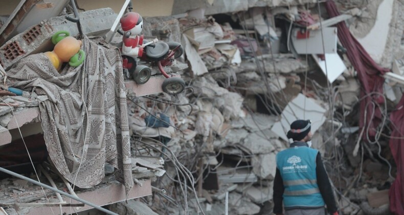 Yurt dışı kaynaklı 4 hesap deprem yalanlarını yaydı, 30 bin tweet atıldı