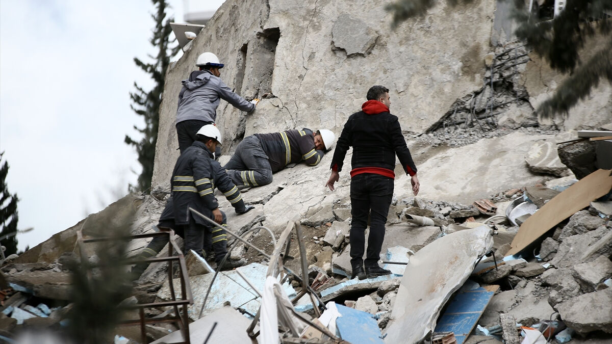 Deprem bölgesinde bir ayda 16 bin artçı deprem meydana geldi