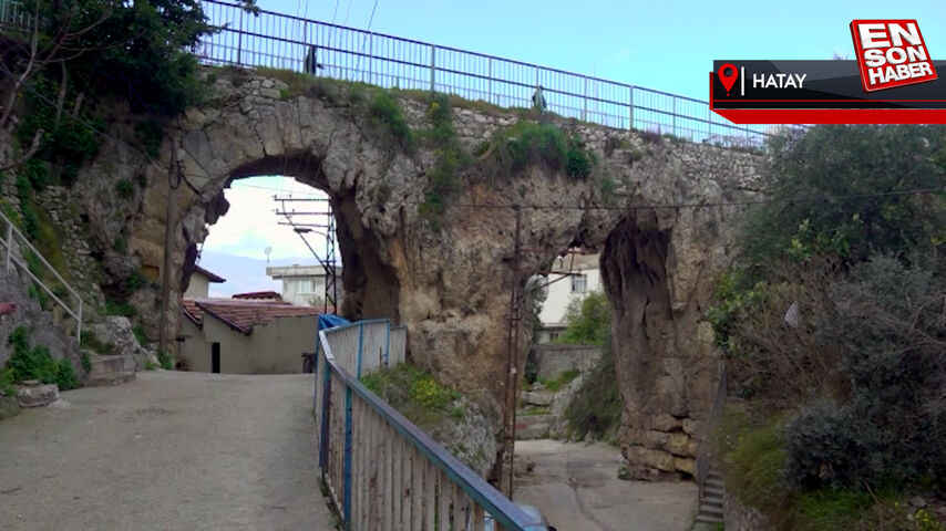Deprem felaketinde adeta yerle bir olan Antakya’da 2000 yıllık su kemeri ayakta kaldı