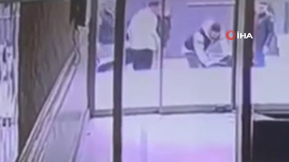 Esenyurt’ta kıskandığı sevgilisini bıçaklayarak öldürdü