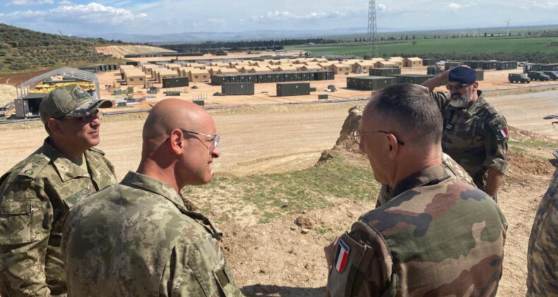 Hatay’da kurulan NATO çadır kentinde çalışma devam ediyor