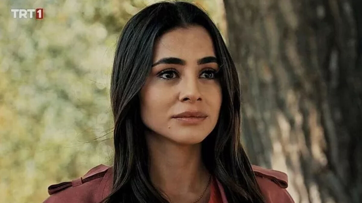 Hazal Çağlar’dan iç ısıtan pozlar! Gönül Dağı seyircisi mest oldu…”Esmer güzeli”