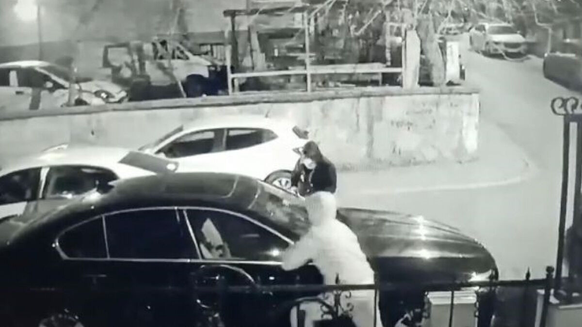 İstanbul’da sensör ve dikiz aynalarını çalan hırsızlar yakalandı