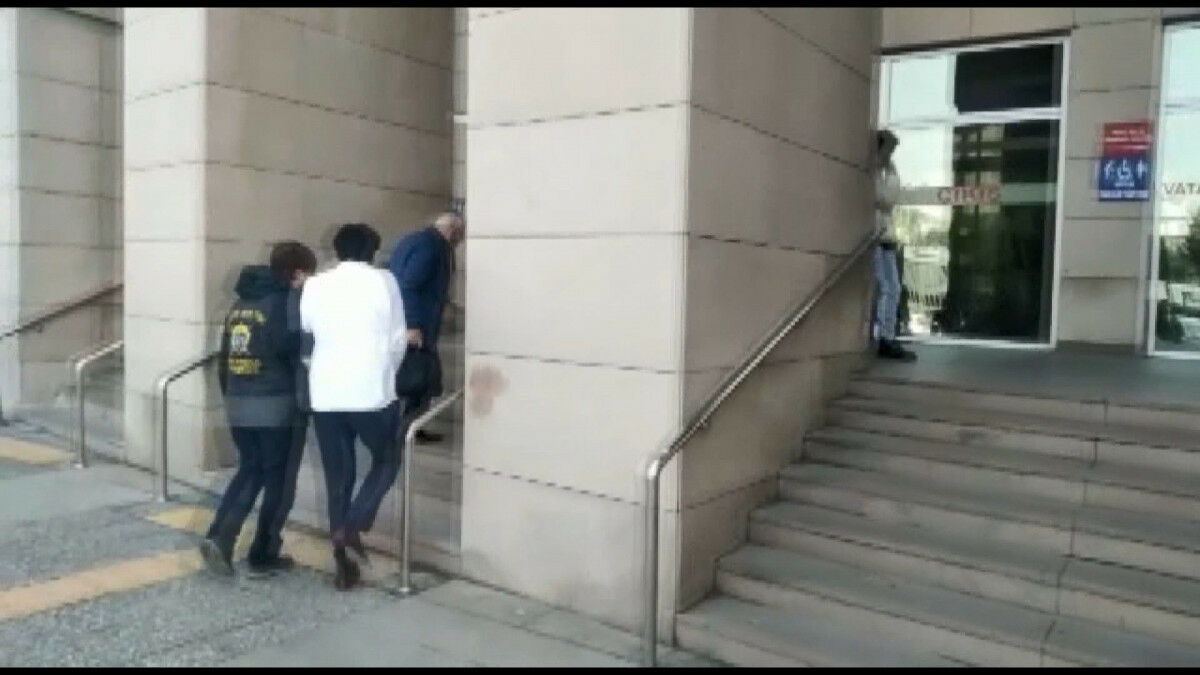 İstanbul’da sevgilisini darbeden silahlı maganda polisi görünce kaçtı