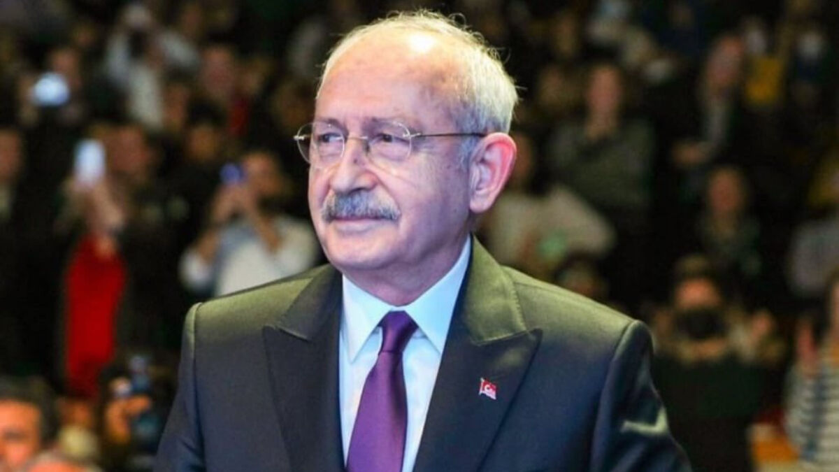 Kemal Kılıçdaroğlu’nu destekleyen gazeteciler sevinç içinde