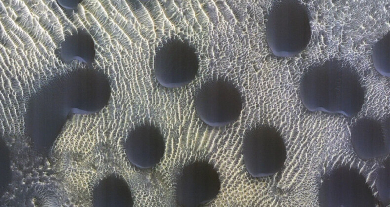 Mars’taki gizemli kum tepeleri görüntülendi