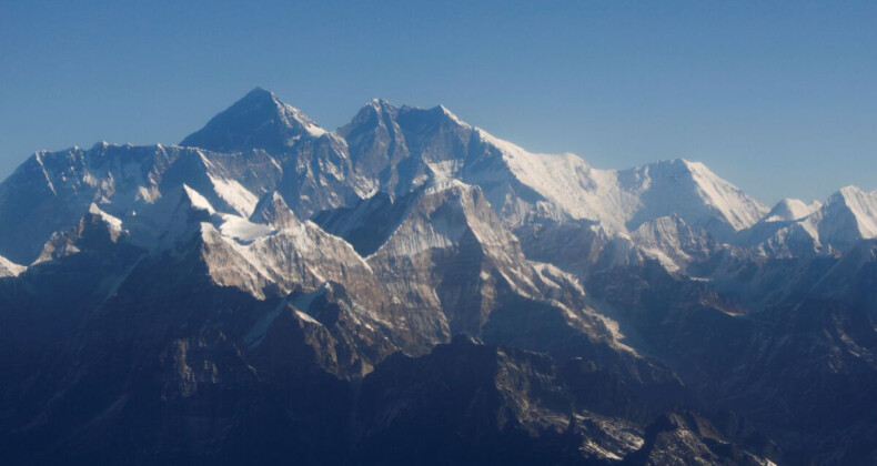 Nepal, dağlara yalnız tırmanmayı yasakladı