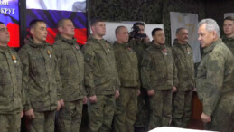 Rusya Savunma Bakanı Sergey Şoygu, Ukrayna’da savaşan askerleri denetledi