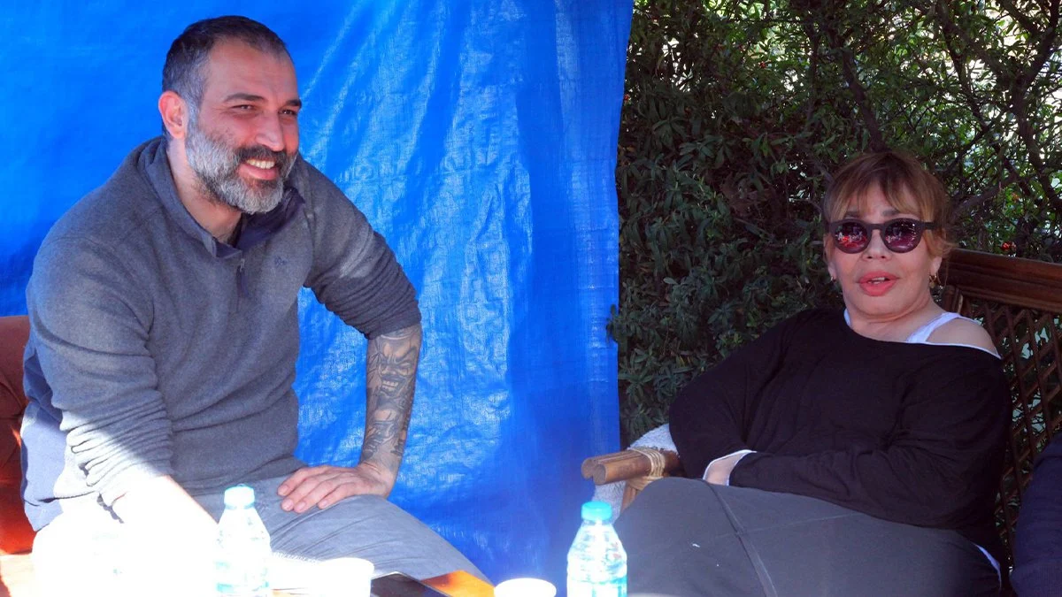 Sezen Aksu’dan Hatay’da TİP’e ziyaret