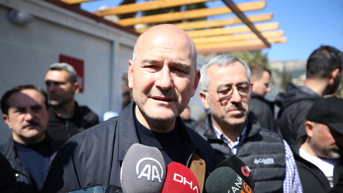 Süleyman Soylu: Deprem bölgesinde 10 bin esnafa, 10 bin esnaf çarşısı yapıyoruz