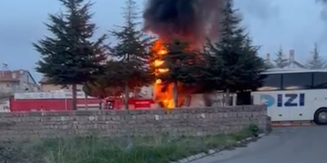 38 yolcu taşıyan otobüs alev aldı