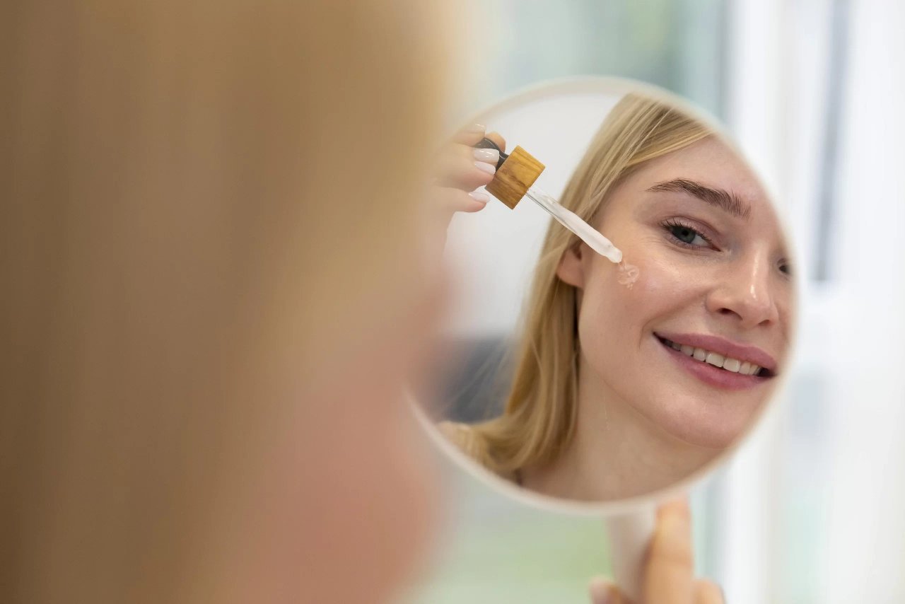 5 damlası cildi korumaya yetiyor! Farkı sadece 20 günde göreceksiniz