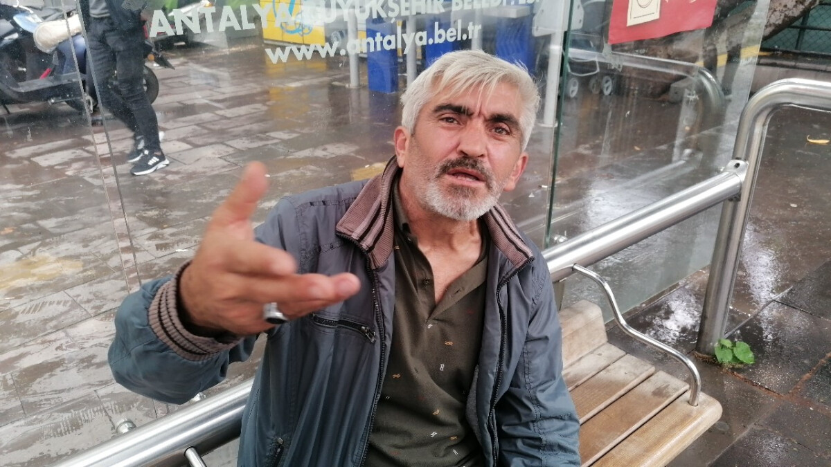 Antalya’da alkollü otomobil sürücüsü direksiyon başında sızdı